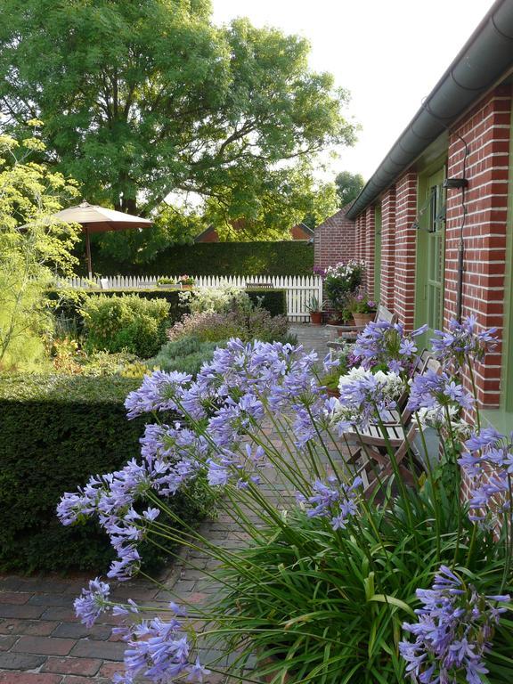 Bed and Breakfast Landgoedlogies Pábema Zuidhorn Exterior foto
